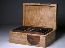 Pen box